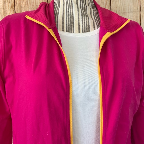 The North Face Large Pink LightWeight ZipUp Jacket - Picture 4 of 16